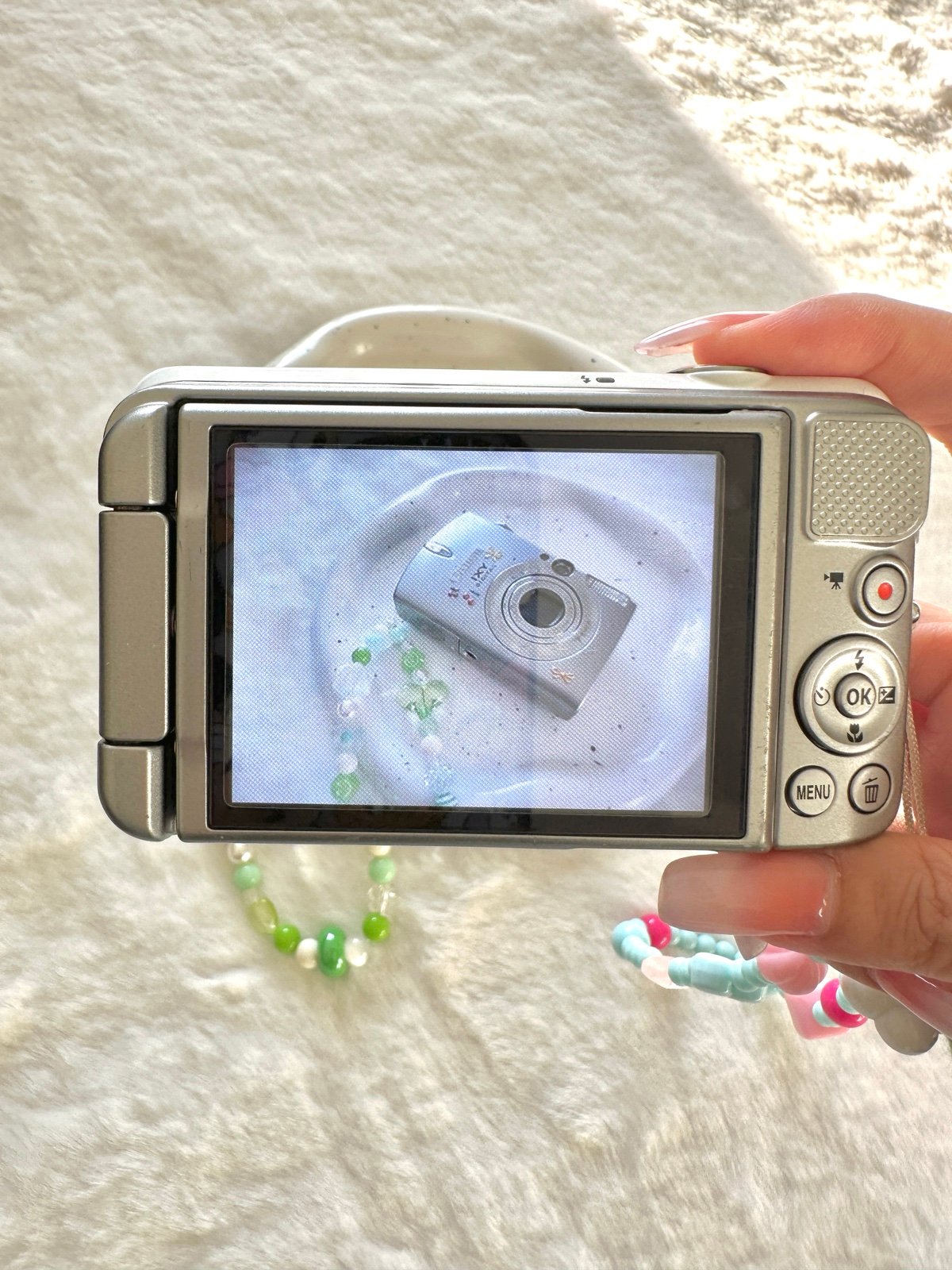 💖 Pre-Owned Nikon white coolpix s6600 flip screen digital cameras 💖