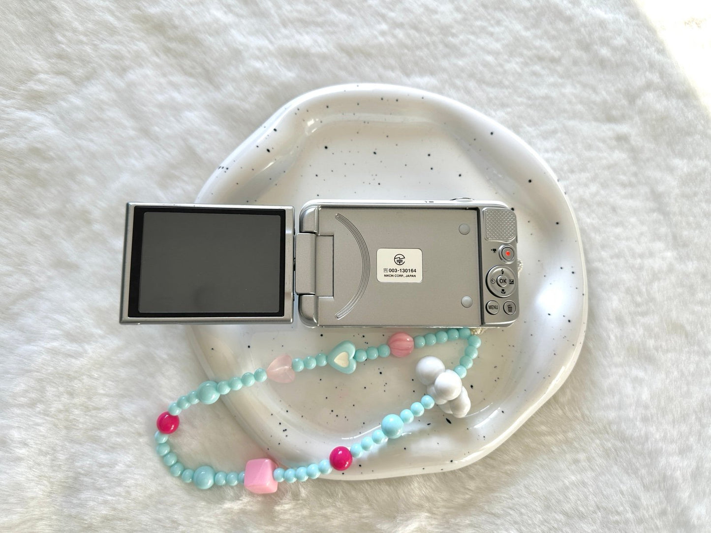 💖 Pre-Owned Nikon white coolpix s6600 flip screen digital cameras 💖